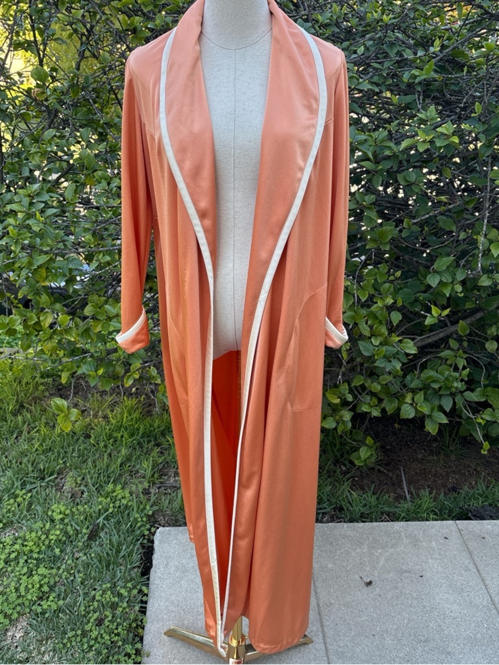 VTG 80s Bill Tice Long Peach Satin Robe